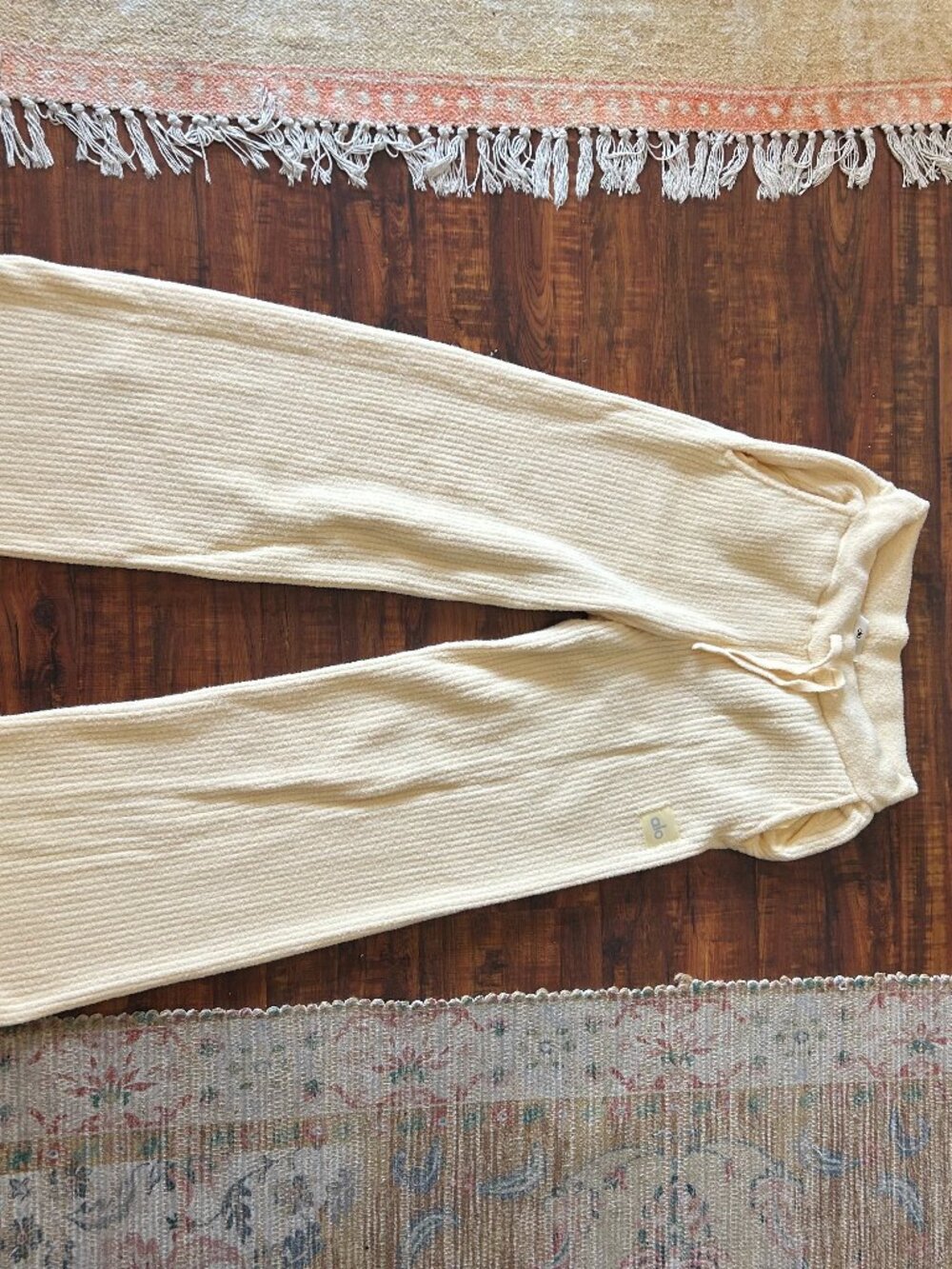 Alo Butter Yellow Lounge Pants